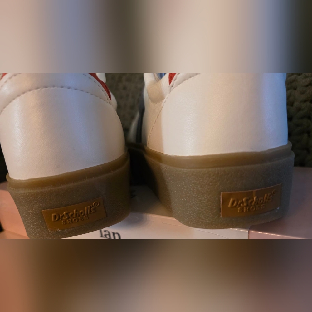 Women's Madison Lace Sneakers - Picture 4 of 8